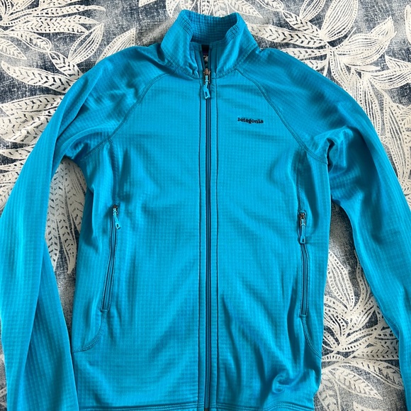 Patagonia Jackets & Blazers - Patagonia women’s blue fleece jacket, size small, thermal style, workout